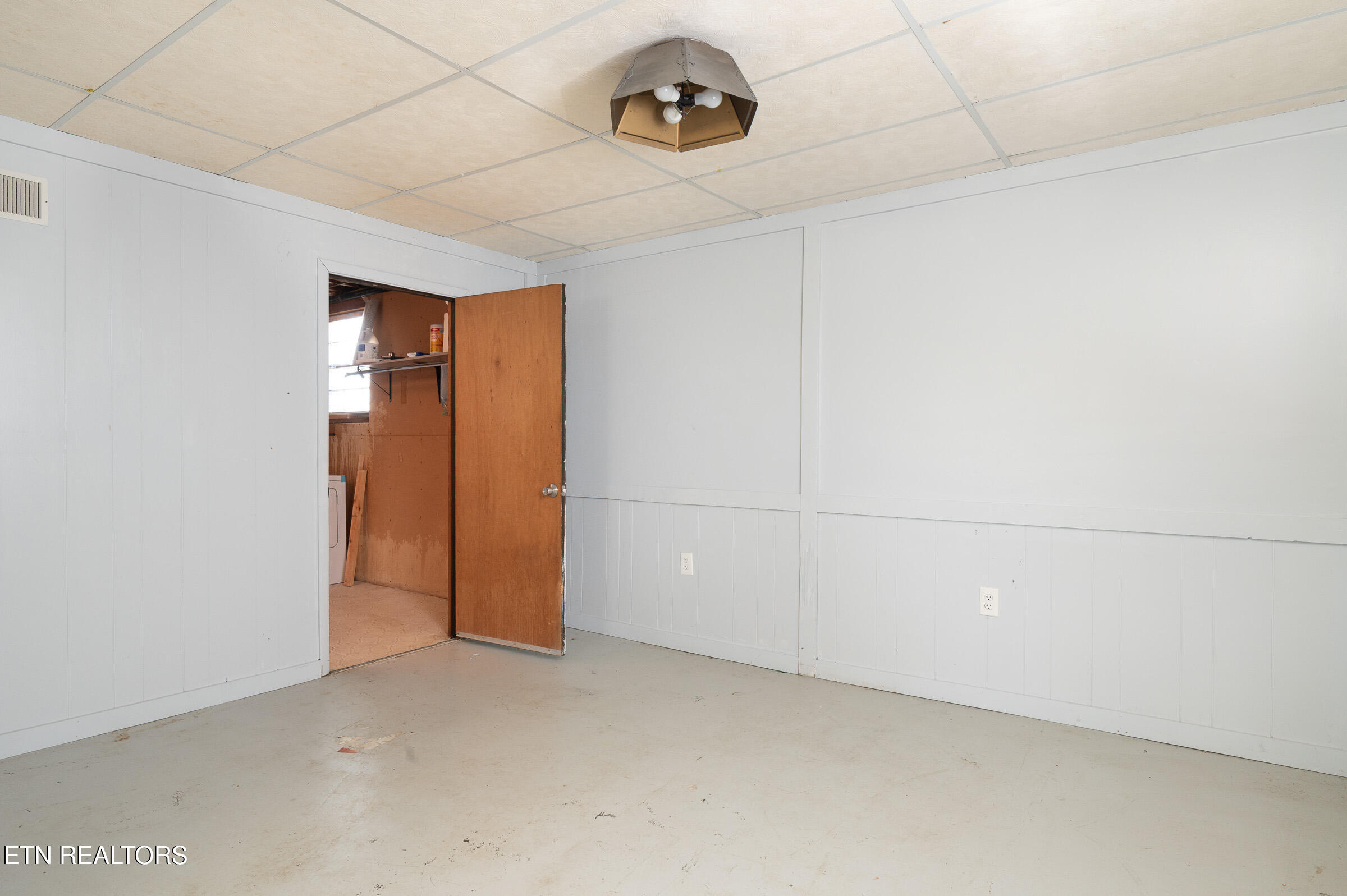 415 Pearl Road Seymour, TN 37865 - Photo 13 of 20 basement Room #2