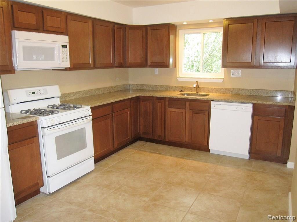 15111 Inkster Road Taylor, MI 48180 - Photo 6 of 24