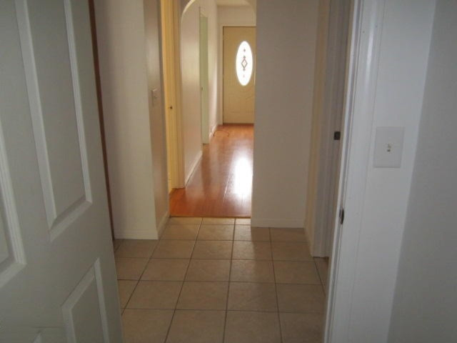 583 Upton Avenue Springfield, MI 49037 - Photo 14 of 23 583 Upton Avenue 014