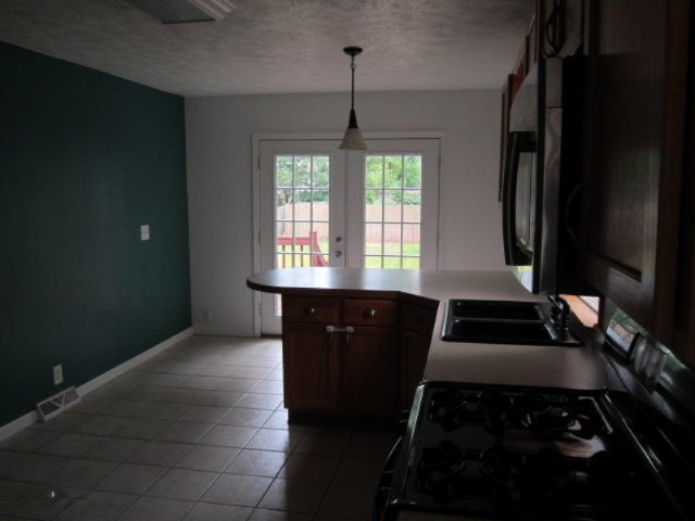 583 Upton Avenue 004