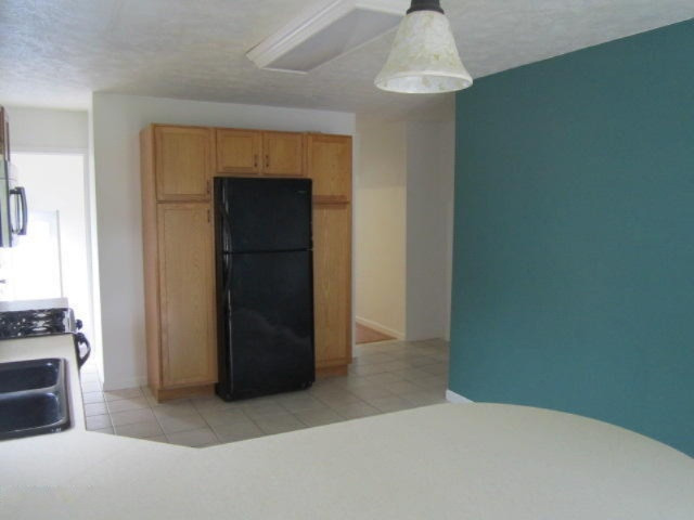 583 Upton Avenue Springfield, MI 49037 - Photo 8 of 23 583 Upton Avenue 008
