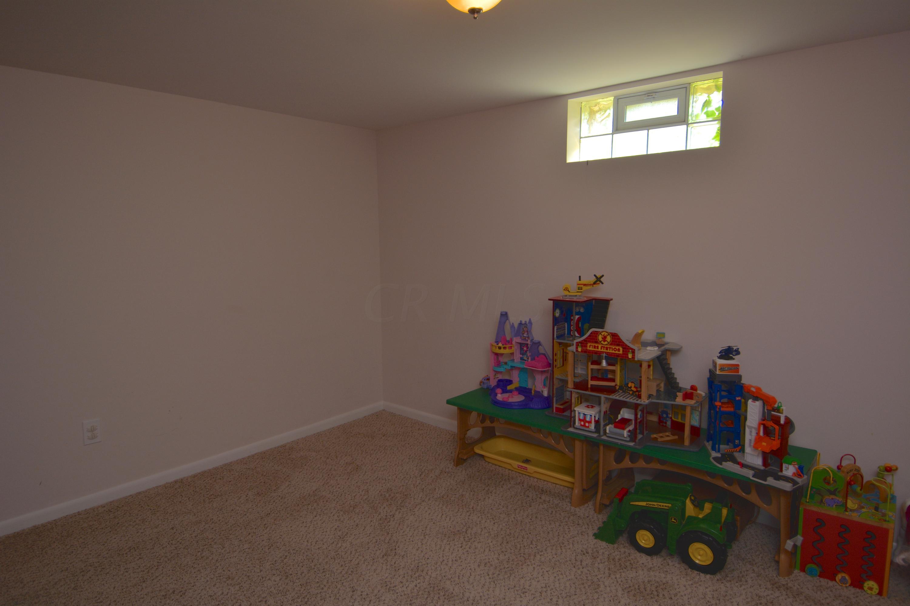 6079 Freeman Road Westerville, OH 43082 - Photo 25 of 32 Gallery Image 25