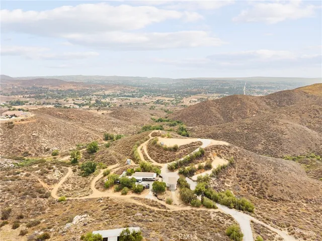 $575,000 | 23900 Fellows Way, Perris, CA 92570