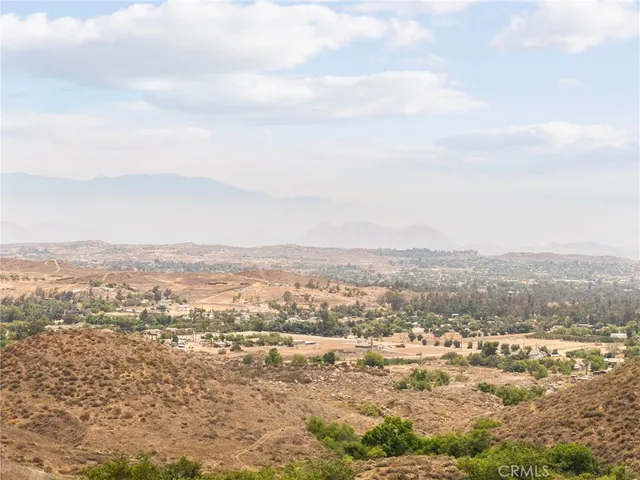 $575,000 | 23900 Fellows Way, Perris, CA 92570