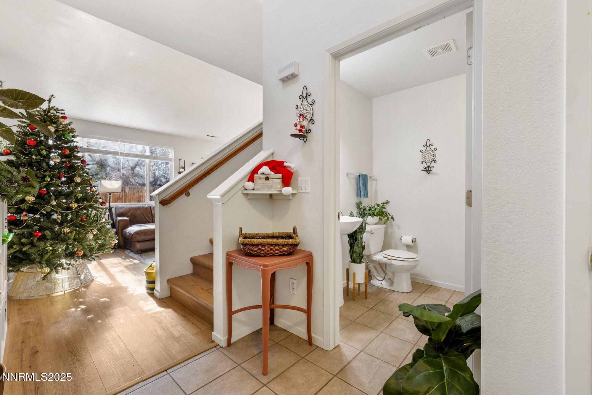 4086 Sycamore Way, Unit 4086 SYCAMORE WAY RENO NV 89502 Reno, NV 89502 - Photo 2 of 22 _6M28722