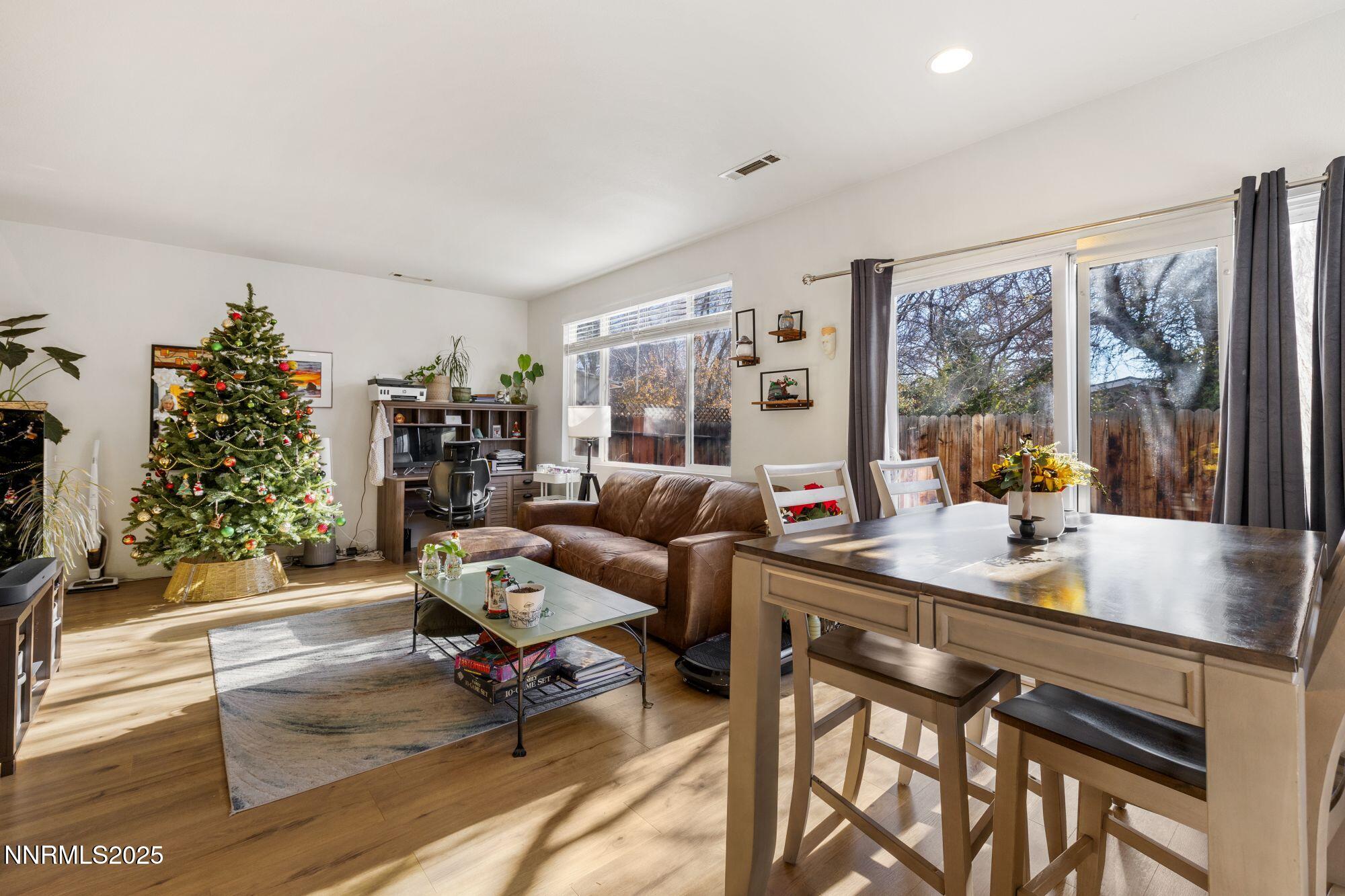 4086 Sycamore Way, Unit 4086 SYCAMORE WAY RENO NV 89502 Reno, NV 89502 - Photo 5 of 22 _6M28684