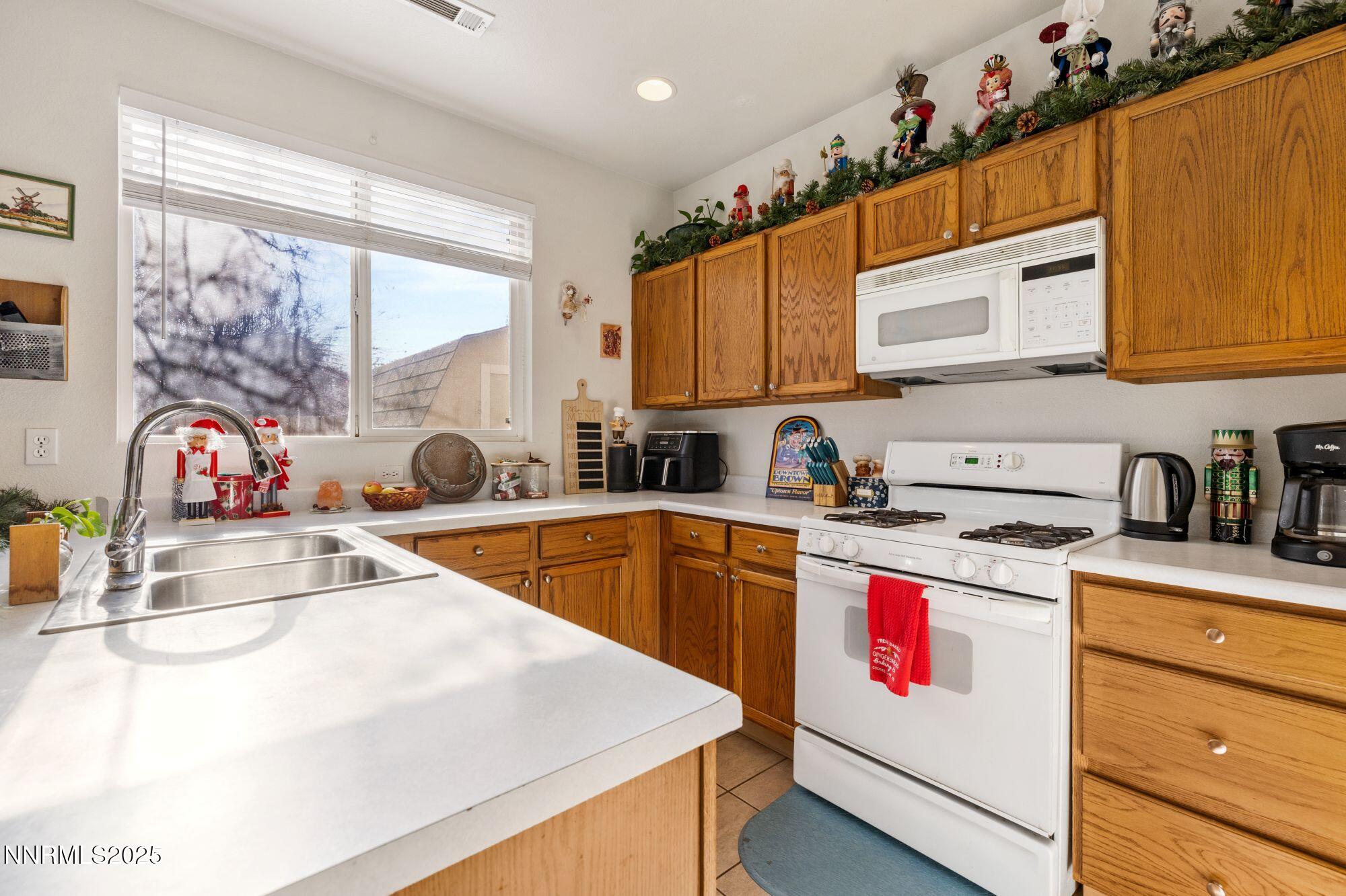 4086 Sycamore Way, Unit 4086 SYCAMORE WAY RENO NV 89502 Reno, NV 89502 - Photo 7 of 22 _6M28670