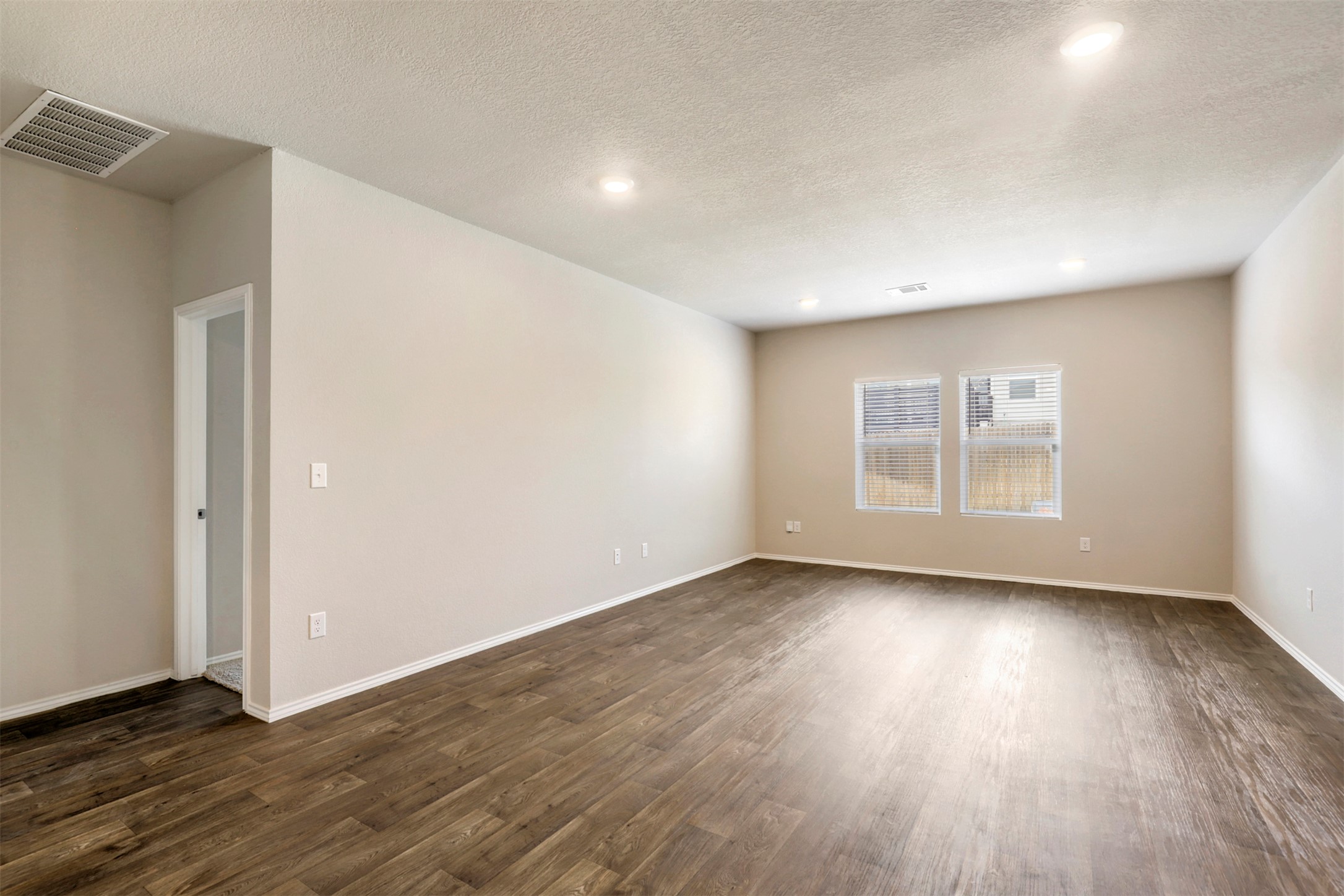 15005 Upland Willow Road Austin, TX 78724 - Photo 7 of 35 Gallery Image 7