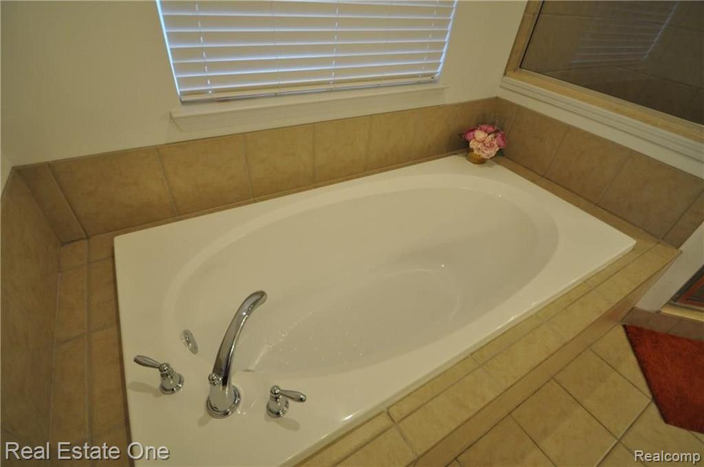 3615 Connors Drive Rochester Hills, MI 48307 - Photo 23 of 45