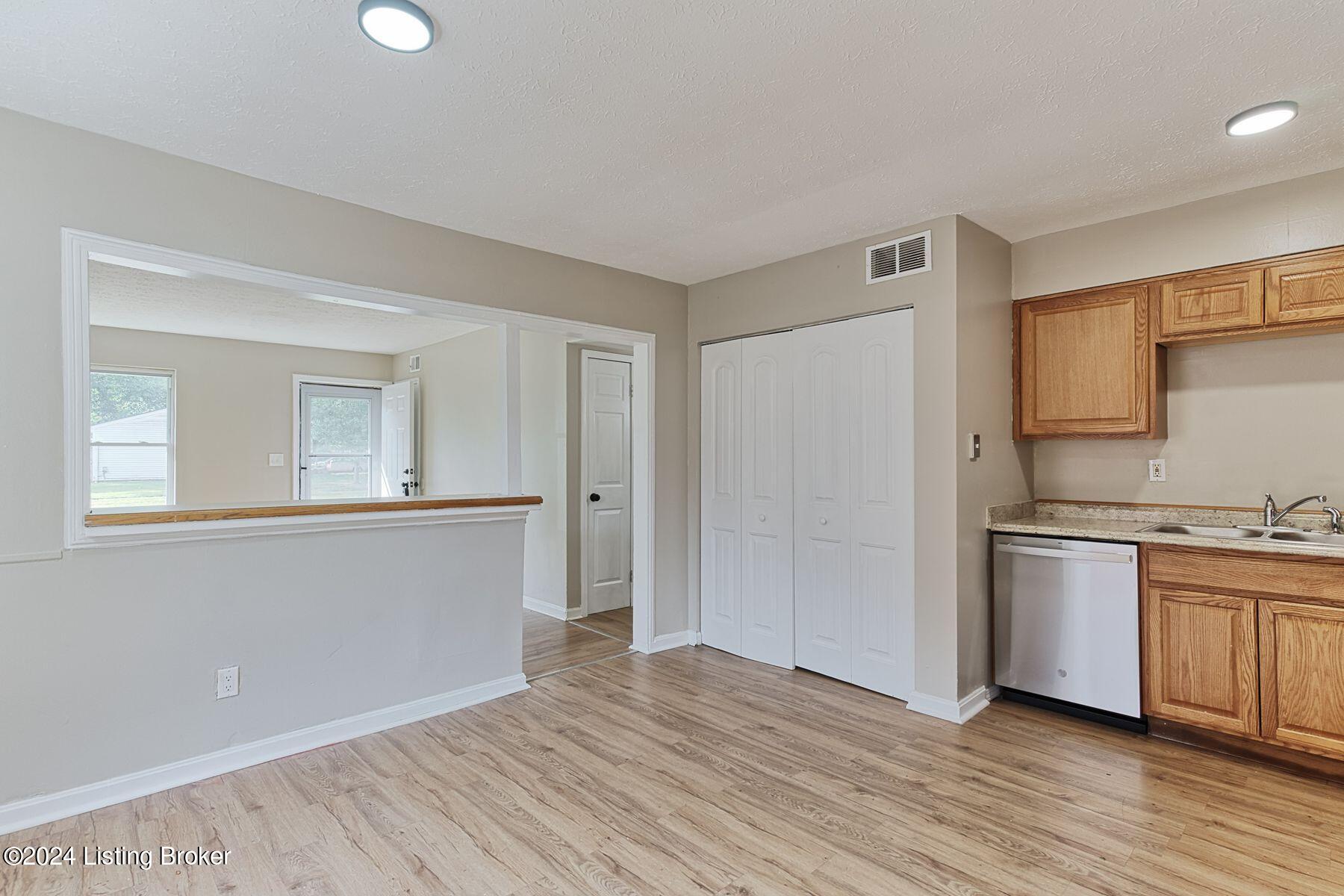 4627 Frel Road Louisville, KY 40272 - Photo 11 of 29 photo_online_011