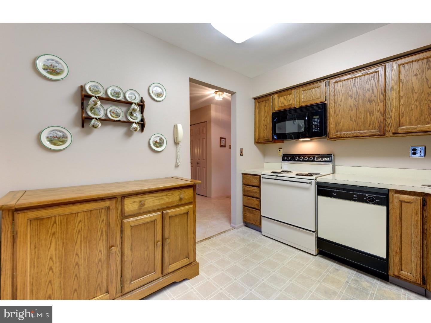 206 Hanover Court Chesterbrook, PA 19087 - Photo 7 of 22 Gallery Image 7