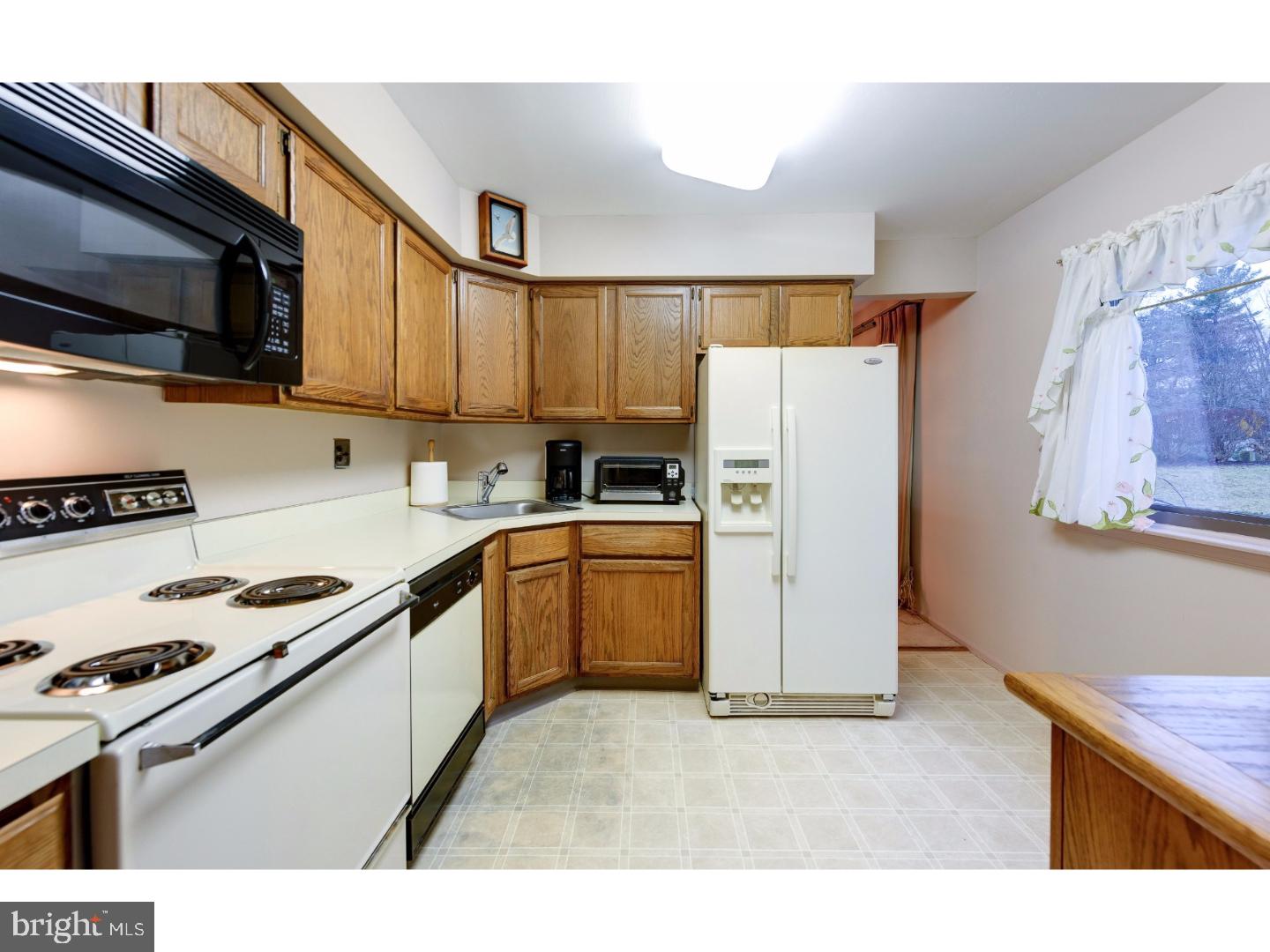 206 Hanover Court Chesterbrook, PA 19087 - Photo 8 of 22 Gallery Image 8