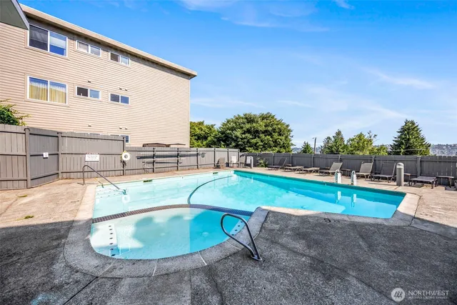 $375,000 | 3601 24th Avenue West, Unit 207, Seattle, WA 98199