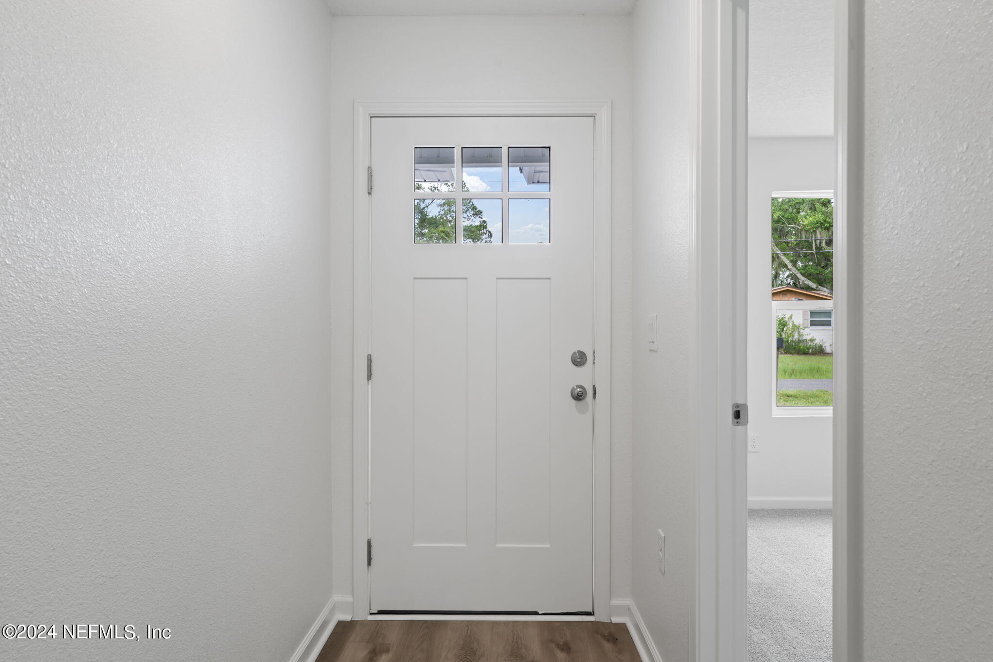 1014 Floyd Street Fleming Island, FL 32003 - Photo 5 of 48 a bathroom with a window