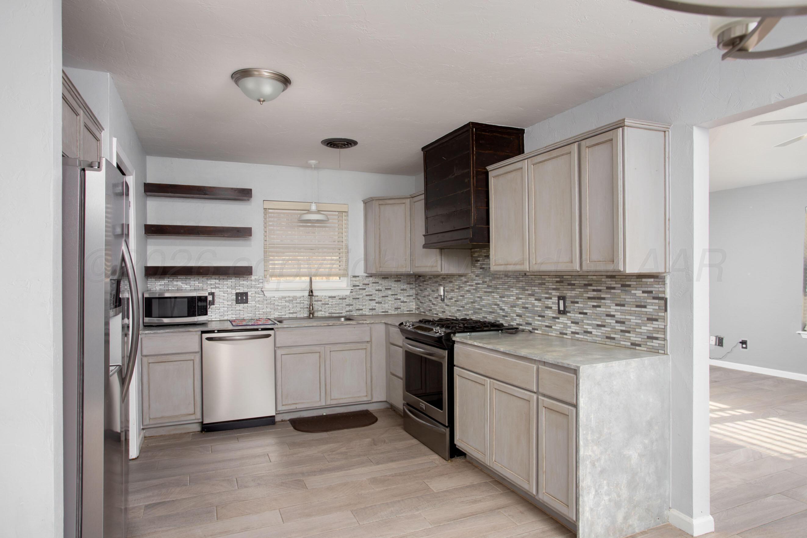 5715 South Milam Street Amarillo, TX 79110 - Photo 12 of 35 KITCHEN