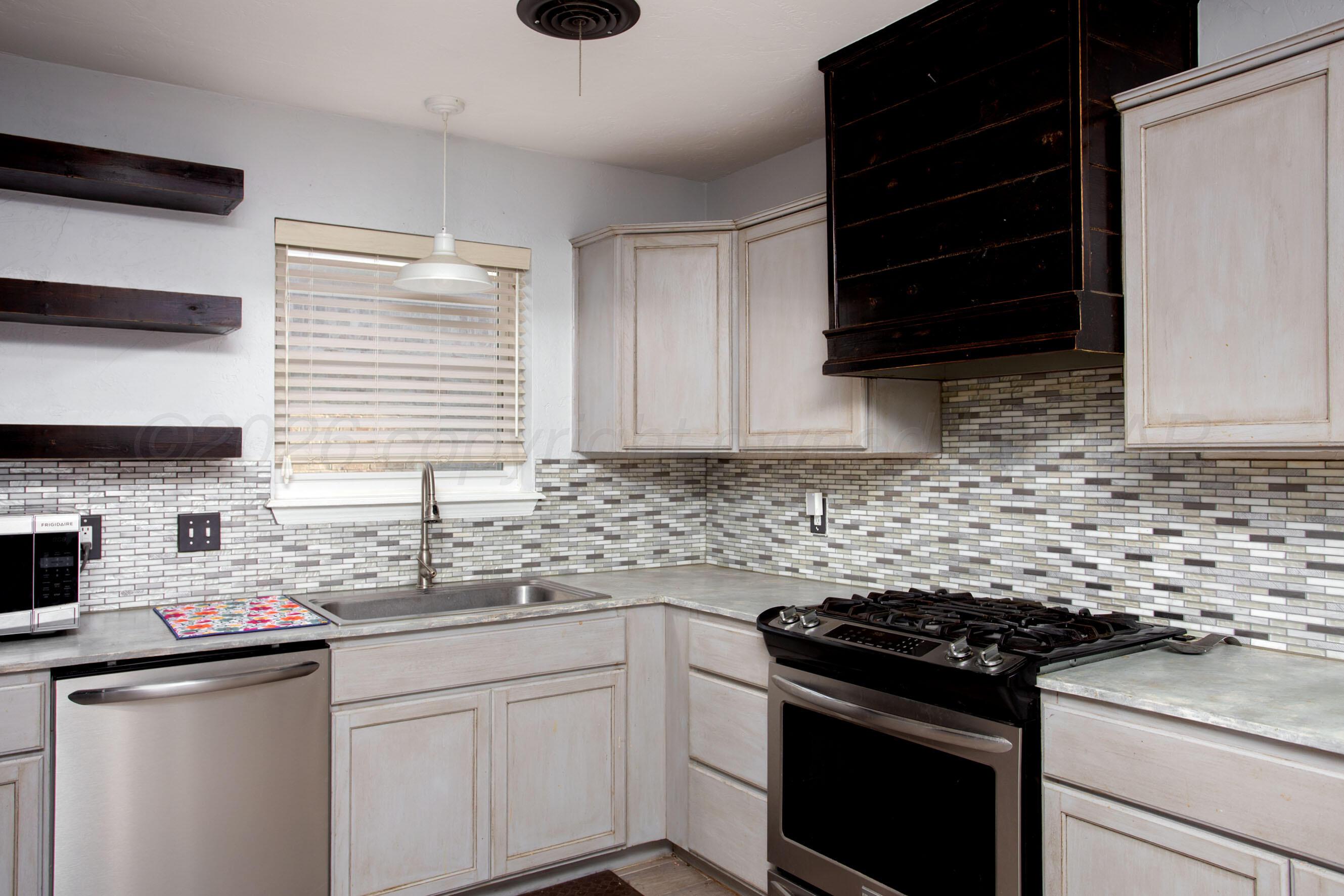 5715 South Milam Street Amarillo, TX 79110 - Photo 14 of 35 KITCHEN