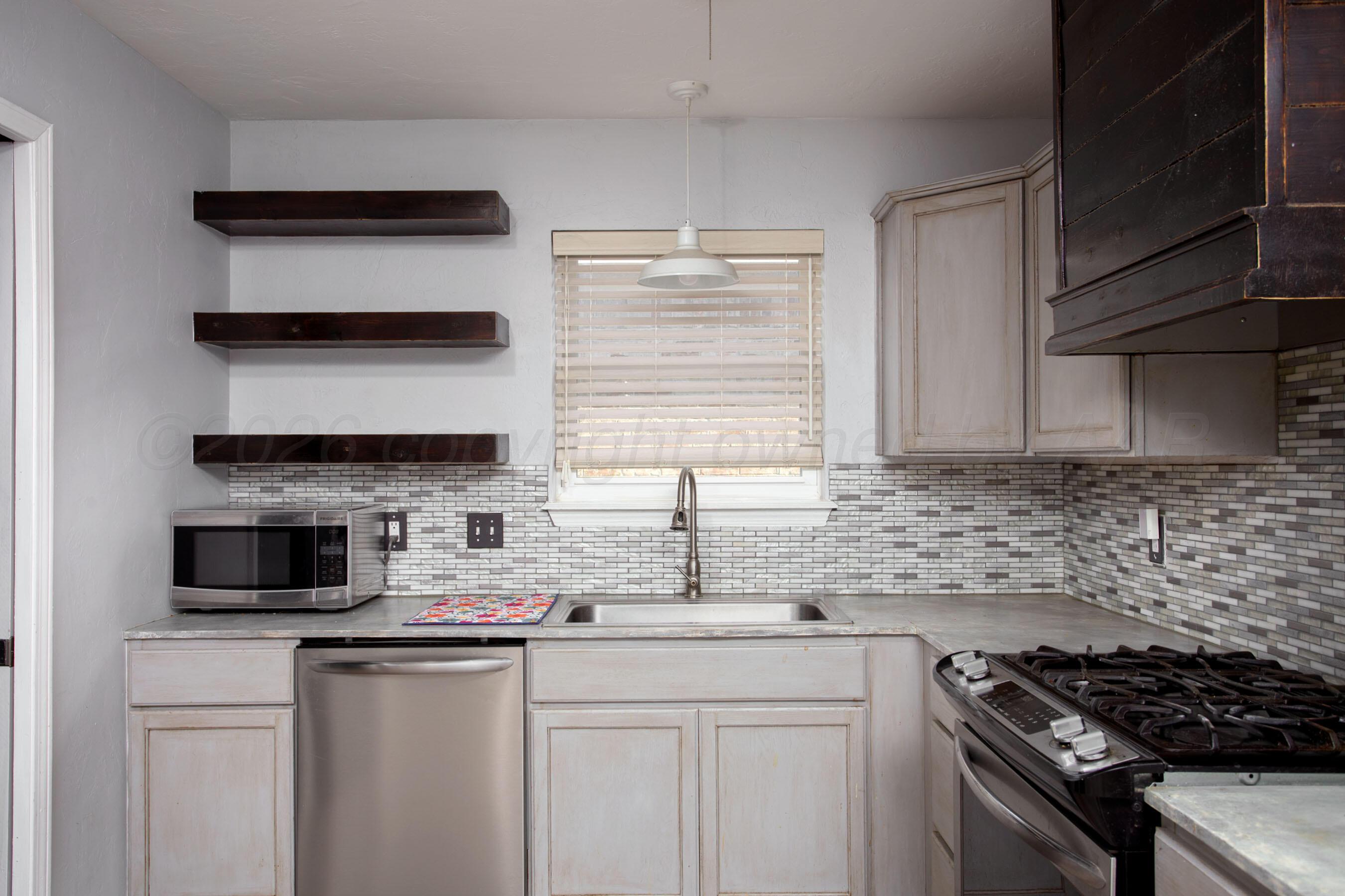 5715 South Milam Street Amarillo, TX 79110 - Photo 15 of 35 KITCHEN