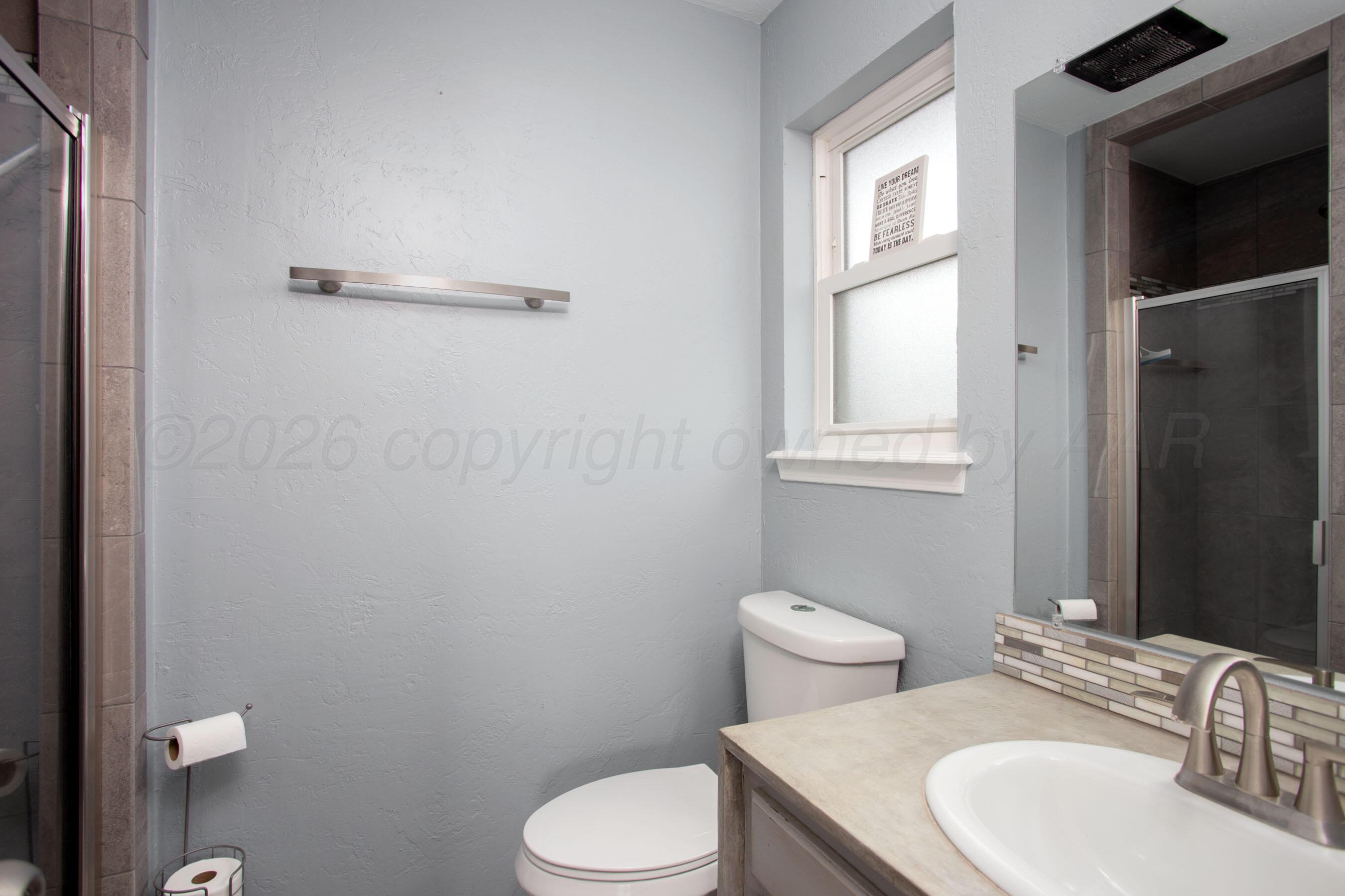 5715 South Milam Street Amarillo, TX 79110 - Photo 27 of 35 BATHROOM