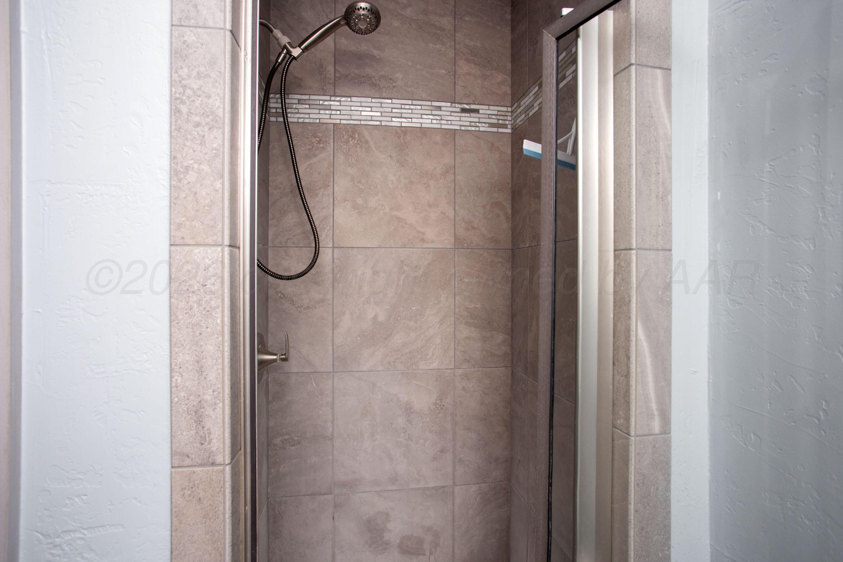 5715 South Milam Street Amarillo, TX 79110 - Photo 28 of 35 BATHROOM