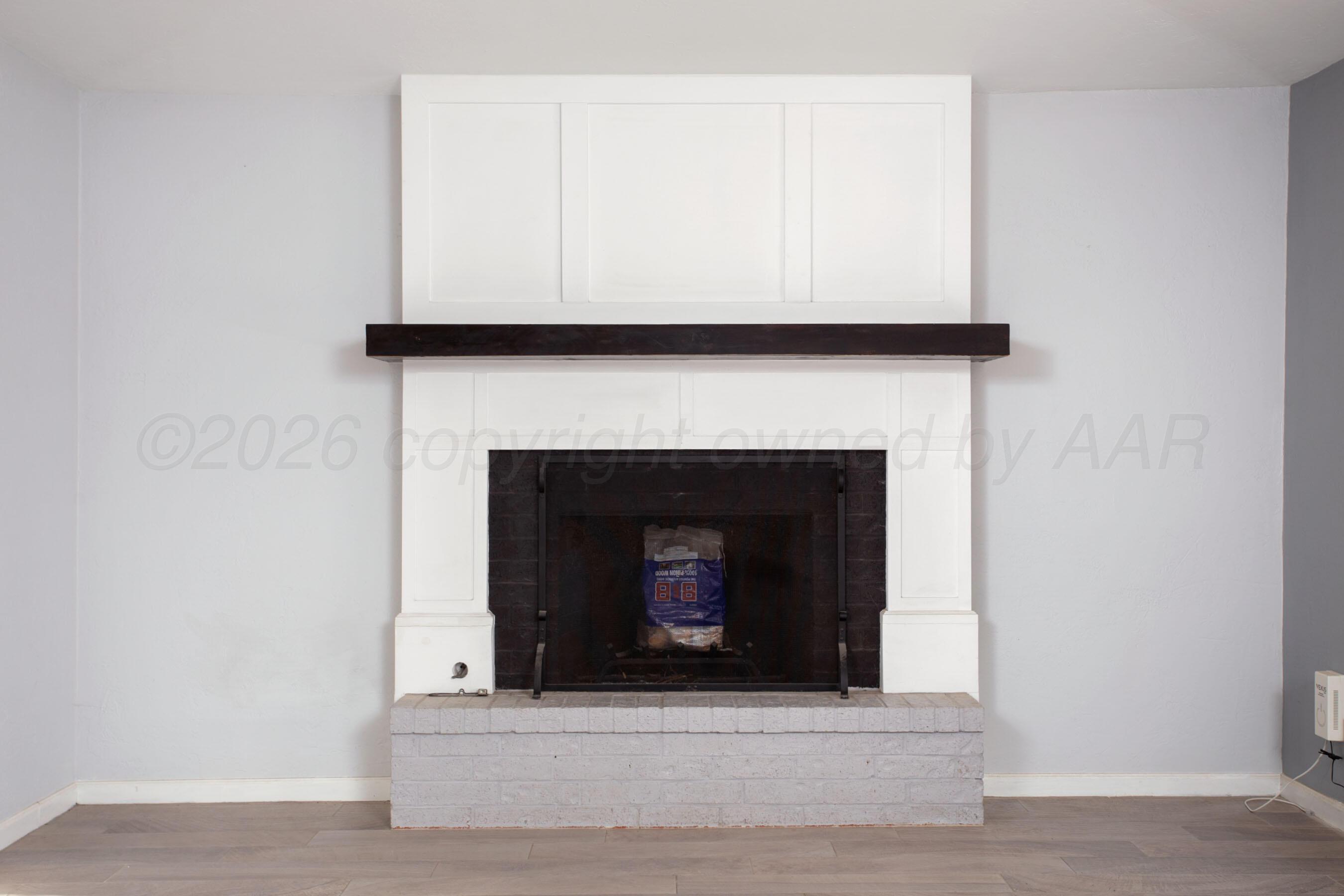 5715 South Milam Street Amarillo, TX 79110 - Photo 6 of 35 living room