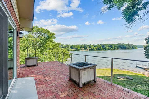 $1,299,900 | 6296 Southlake Drive, Hickory, NC 28601