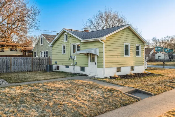 $239,900 | 326 9th Avenue South, Onalaska, WI 54650