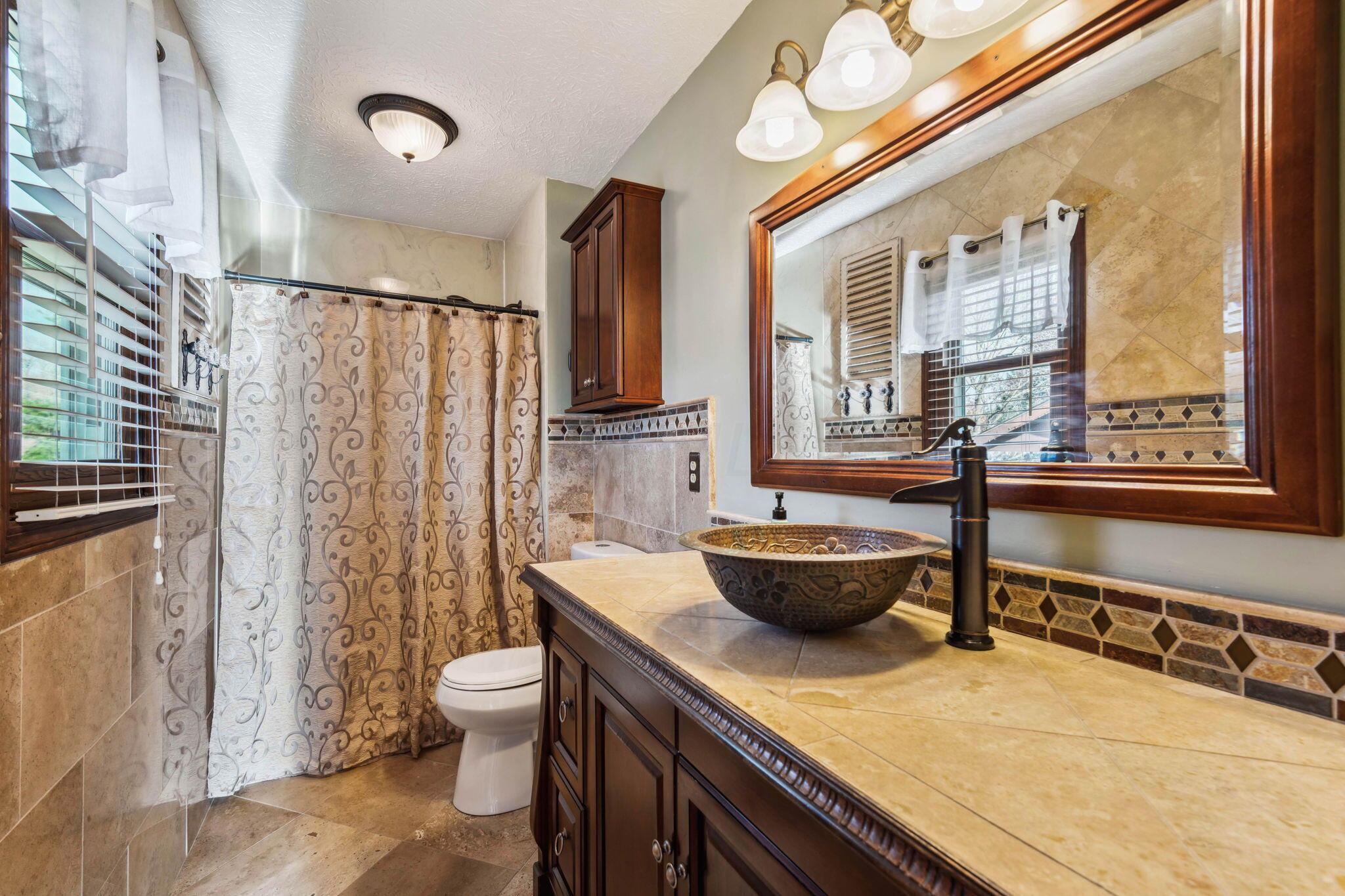 2812 Cooper Ridge Road Columbus, OH 43231 - Photo 32 of 52 Master Bathroom