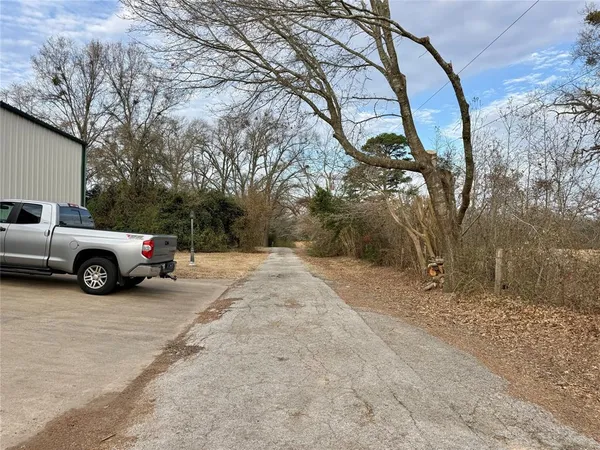 $1,300 | 1200 South State Highway, Emory, TX 75440