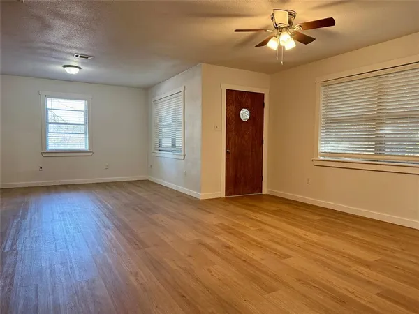 $1,300 | 1200 South State Highway, Emory, TX 75440