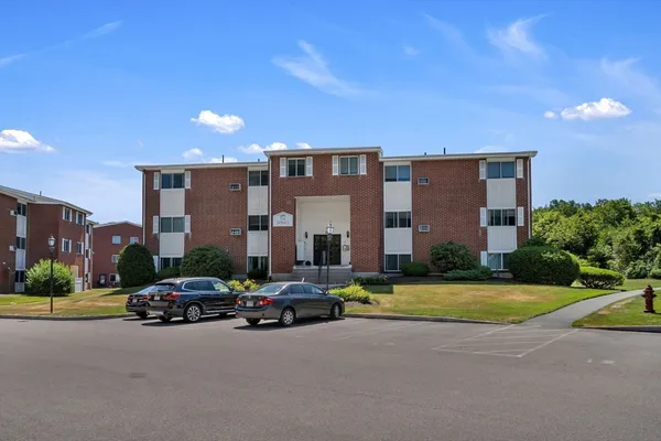 $339,900 | 18 Dailey Street, Unit H, Attleboro, MA 02703