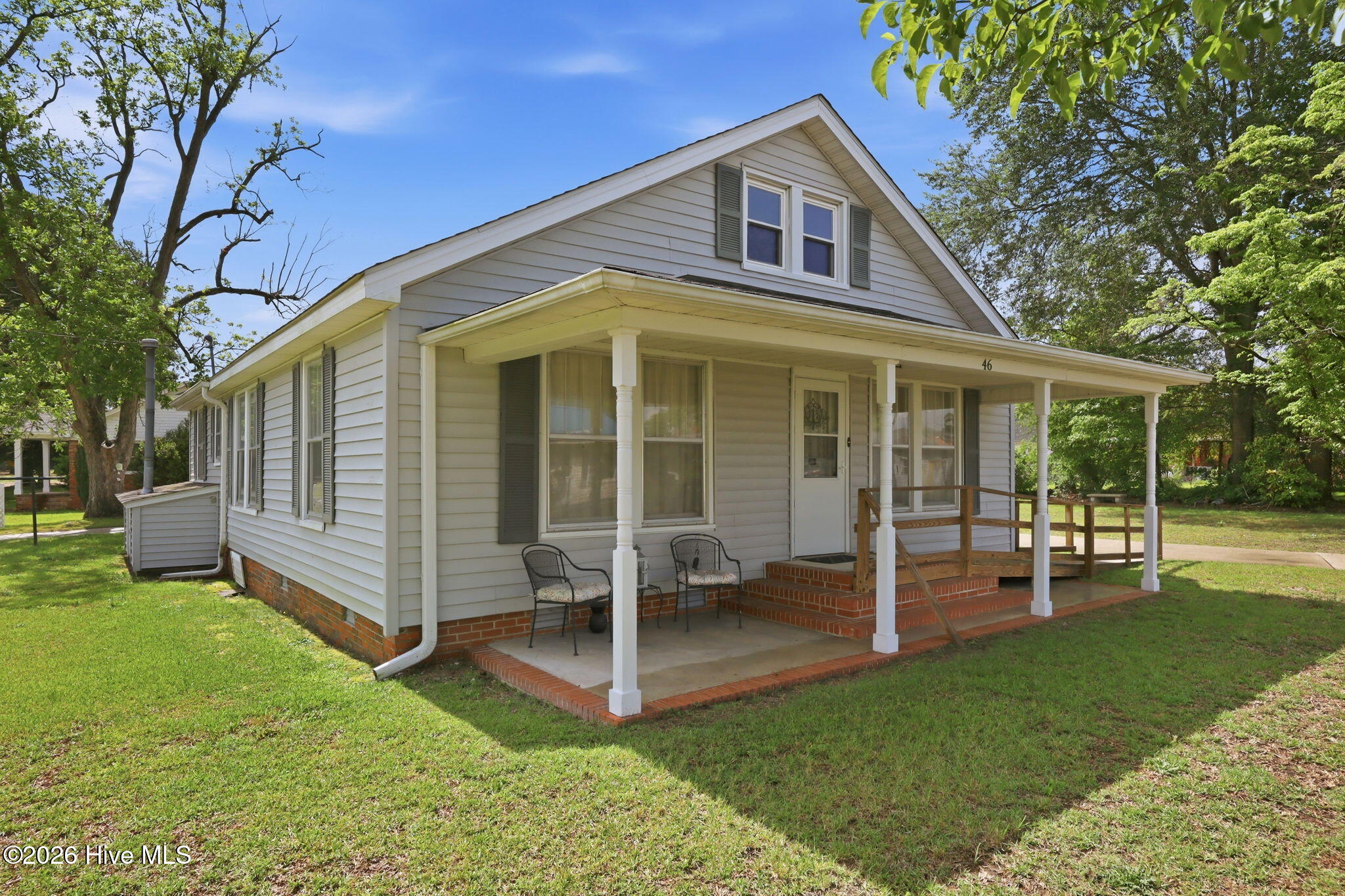 46 Elizabeth Avenue Chocowinity, NC 27817 - Photo 12 of 48 LEFT VIEW