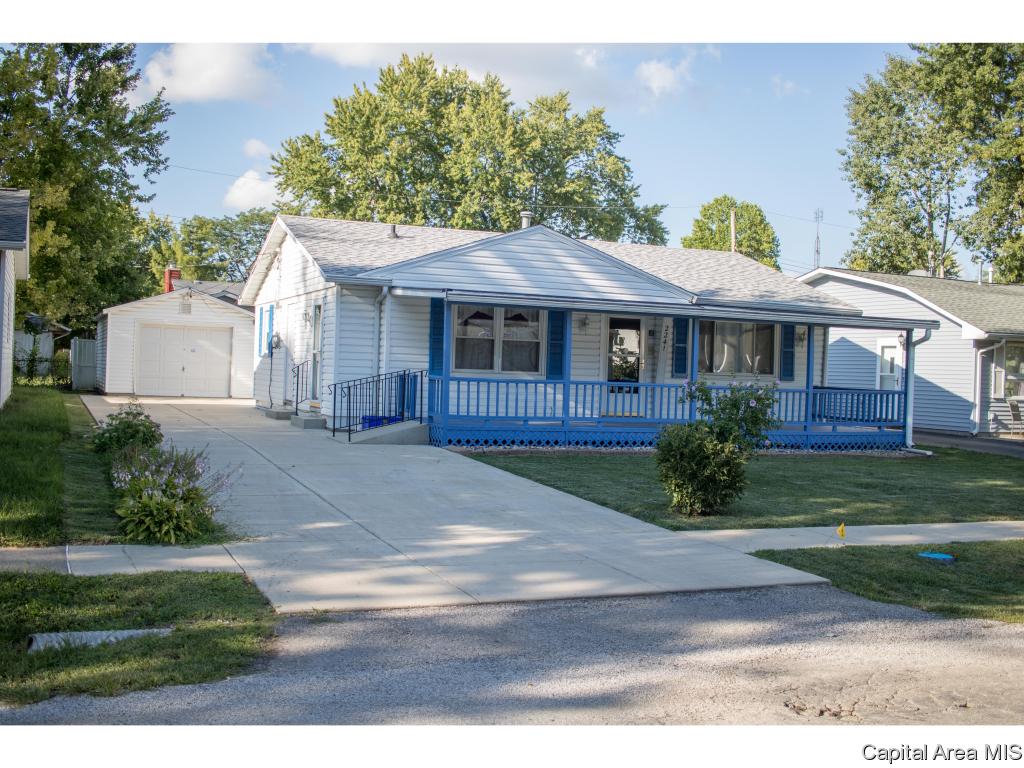 2241 East Watch Avenue Springfield, IL 62702 - Photo 1 of 9