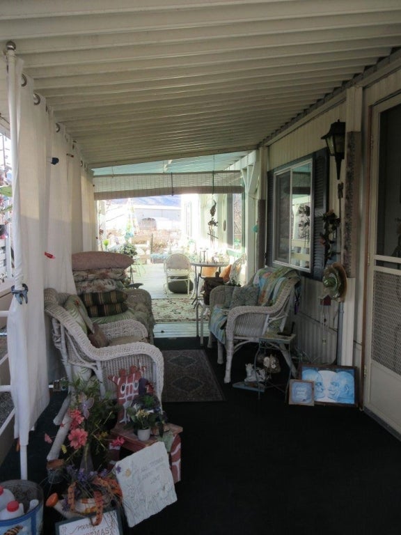 240 Sharps Road, Unit 64 Yreka, CA 96097 - Photo 2 of 9 Gallery Image 2