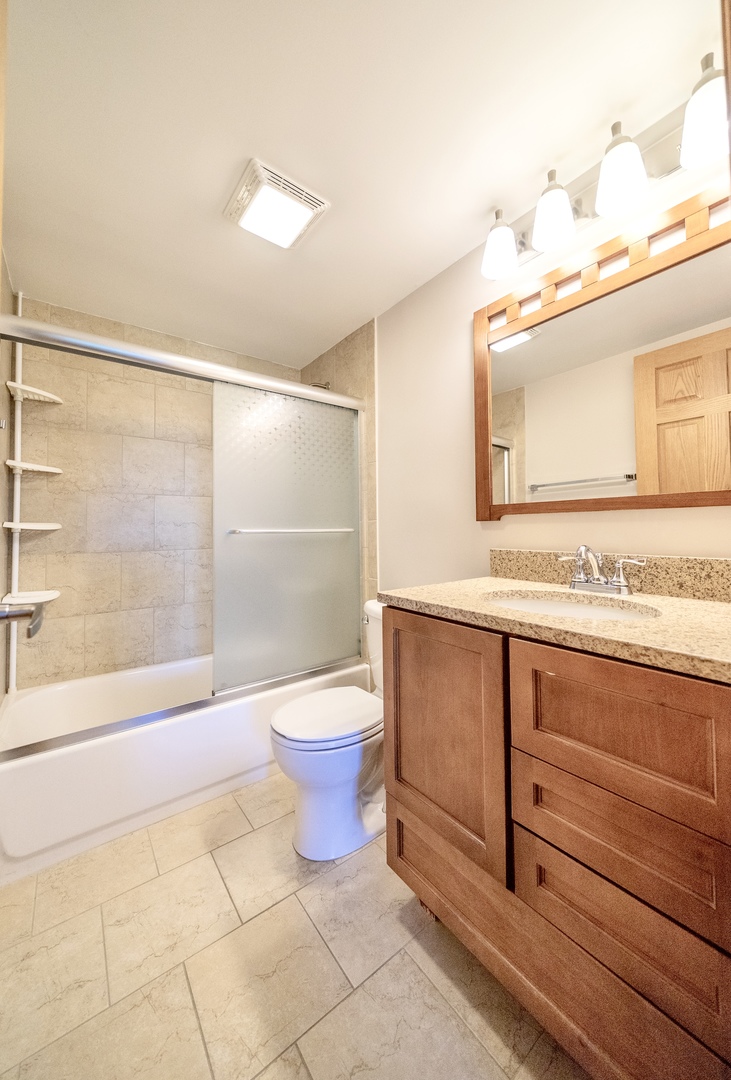 625 West Huntington Commons Road, Unit 317 Mount Prospect, IL 60056 - Photo 24 of 45