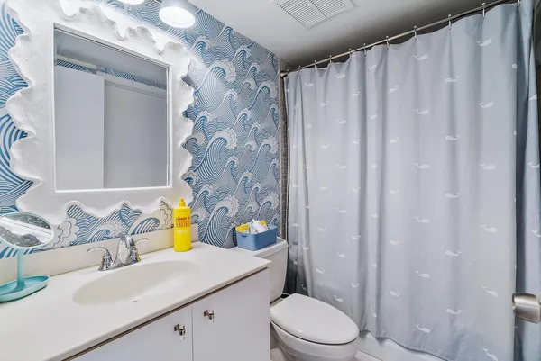 $4,100 | 5480 North Ocean Drive, Unit A5B, Singer Island, FL 33404