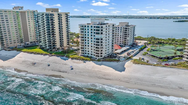 $4,100 | 5480 North Ocean Drive, Unit A5B, Singer Island, FL 33404
