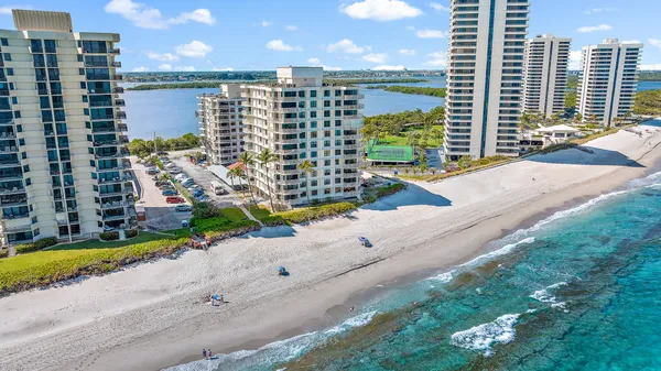 $4,100 | 5480 North Ocean Drive, Unit A5B, Singer Island, FL 33404