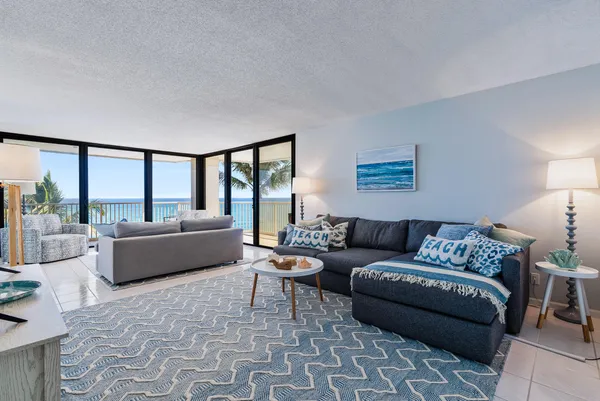 $4,100 | 5480 North Ocean Drive, Unit A5B, Singer Island, FL 33404