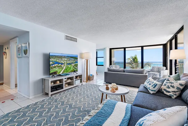 $4,100 | 5480 North Ocean Drive, Unit A5B, Singer Island, FL 33404