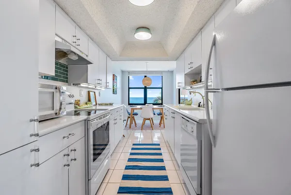 $4,100 | 5480 North Ocean Drive, Unit A5B, Singer Island, FL 33404