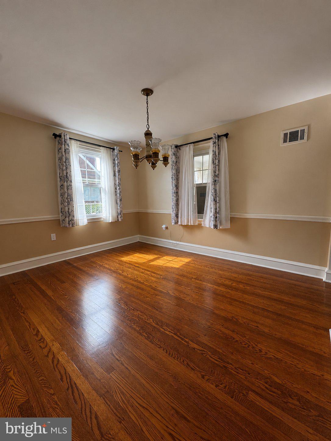 7329 Dungan Road Philadelphia, PA 19111 - Photo 13 of 27 Gallery Image 13