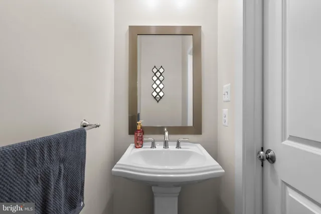 $3,500 | 22653 Clarksburg Road, Clarksburg, MD 20871