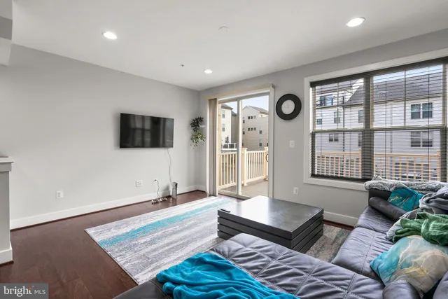 $3,500 | 22653 Clarksburg Road, Clarksburg, MD 20871