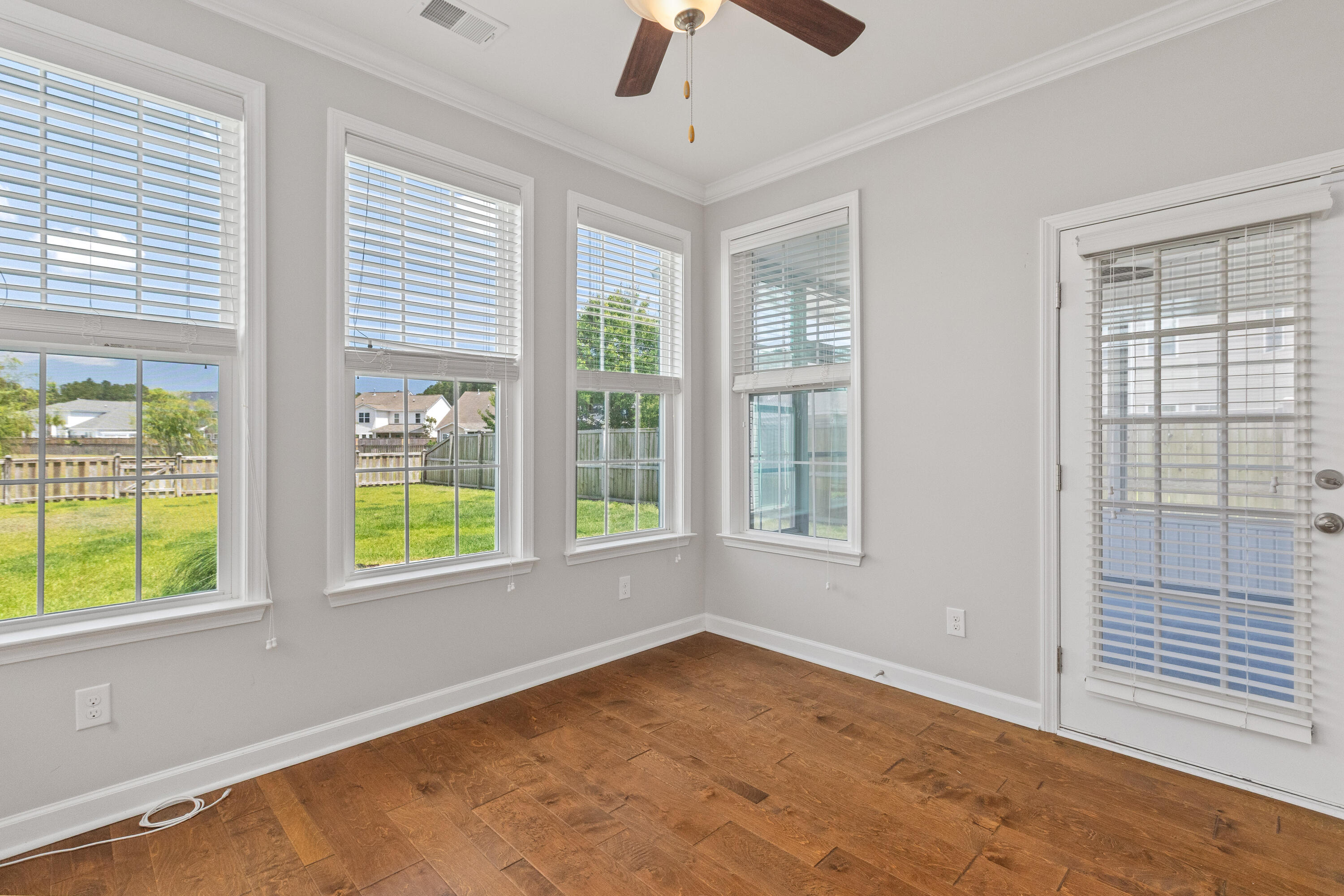 242 Saxony Loop Summerville, SC 29486 - Photo 15 of 44 242SaxonyLoop-CasaVerdeMediaLLC25