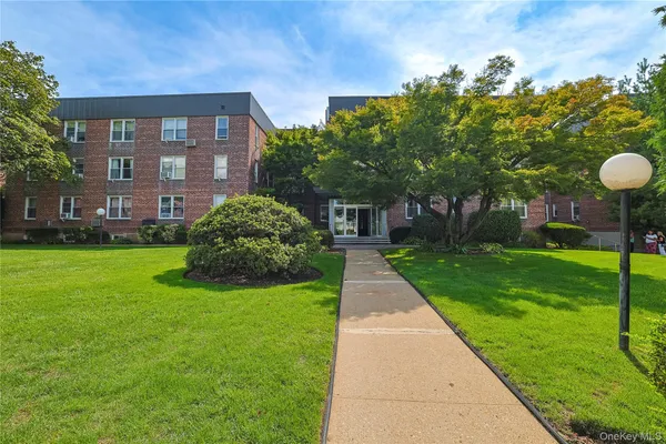 $349,000 | 530 Dubois Avenue, Unit 1B, Valley Stream, NY 11581
