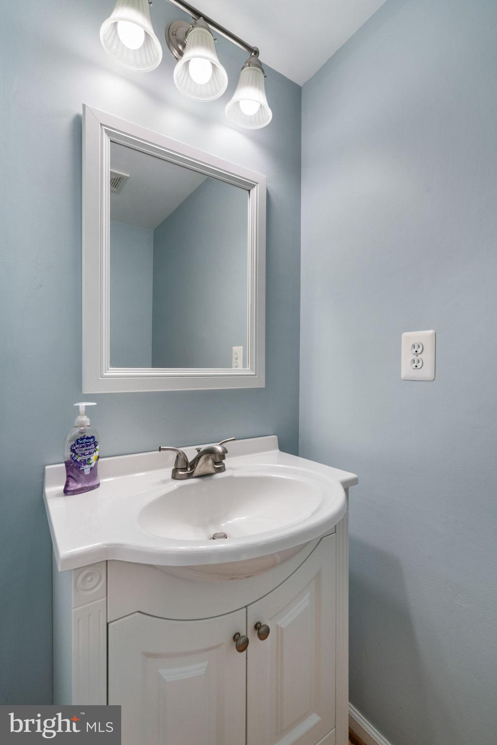 4084 Braxton Road Chantilly, VA 20151 - Photo 24 of 46