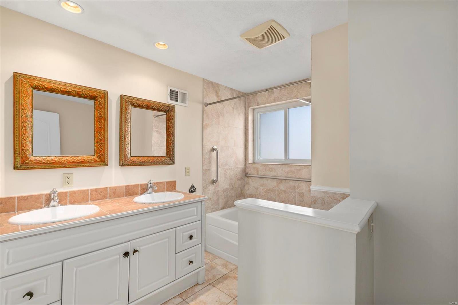 11716 Denny Road Sunset Hills, MO 63126 - Photo 17 of 28 Gallery Image 17