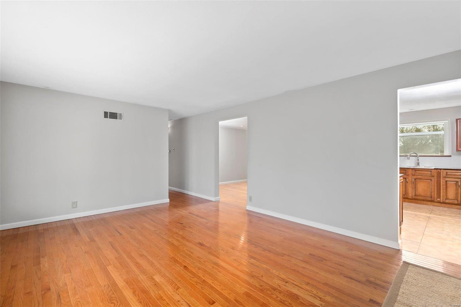 11716 Denny Road Sunset Hills, MO 63126 - Photo 3 of 28 Gallery Image 3