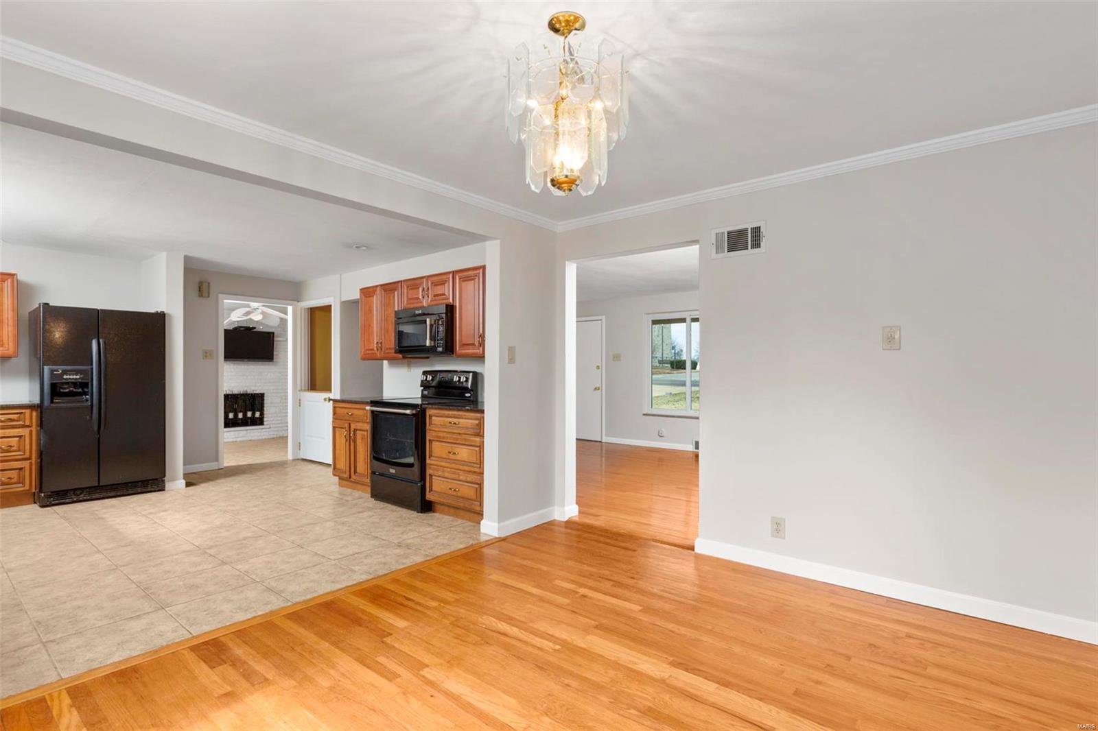 11716 Denny Road Sunset Hills, MO 63126 - Photo 7 of 28 Gallery Image 7