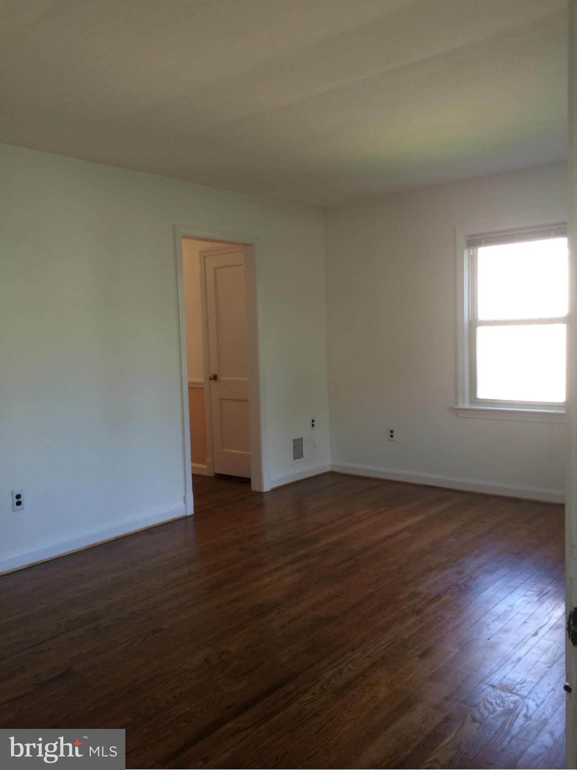 1607 Moffet Road Silver Spring, MD 20903 - Photo 4 of 26 Living Room
